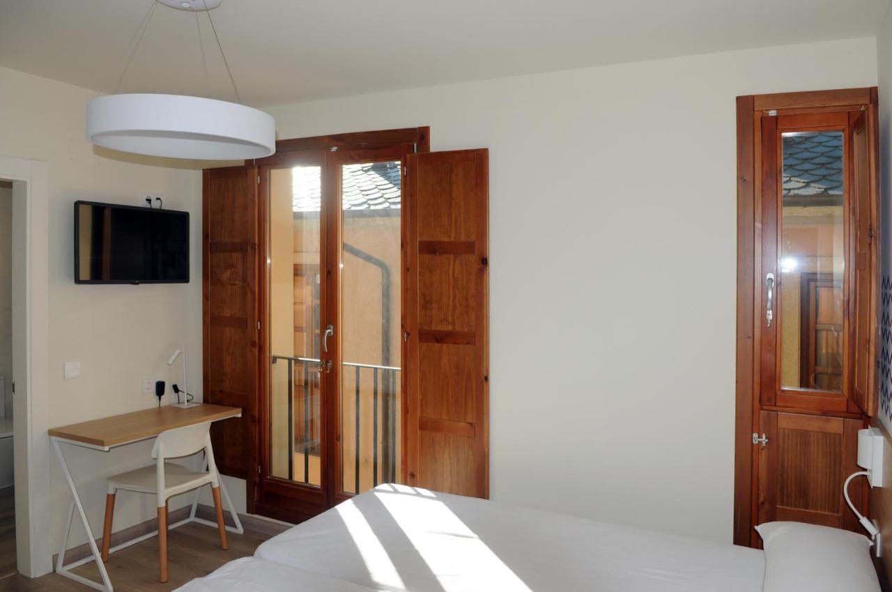 Apartamentos Turisticos Guiana Ponferrada Extérieur photo